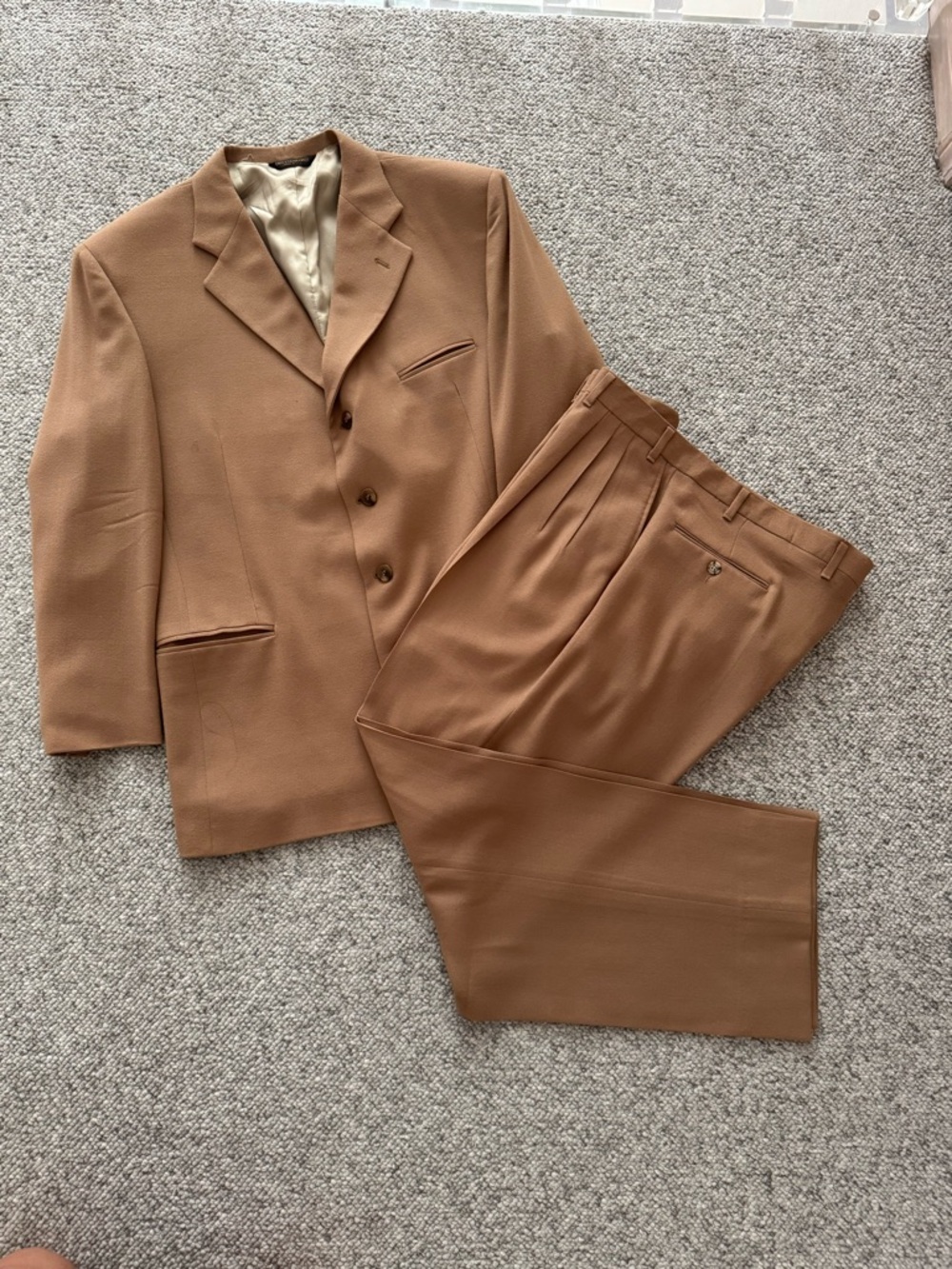 Vintage Carlo Zarelli Beige Camel Men's Suit Sigle Breasted USA 44R 36 Classic